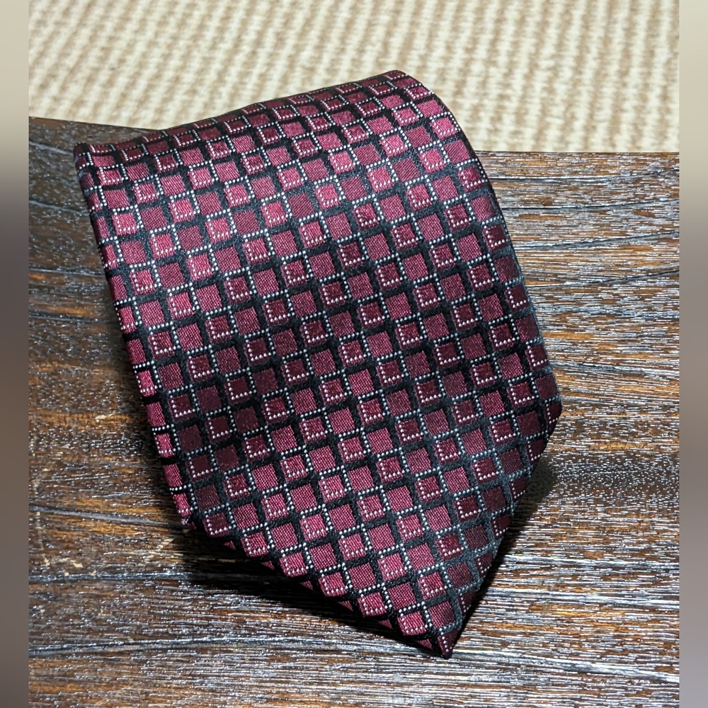 **Buy 2 get 3** Bill Blass 100% Silk Tie | Burgundy EUC